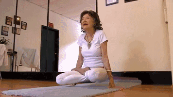 半岛·综合体育4位百岁瑜伽老人告诉你：年龄不是拒绝瑜伽的理由！(图2)