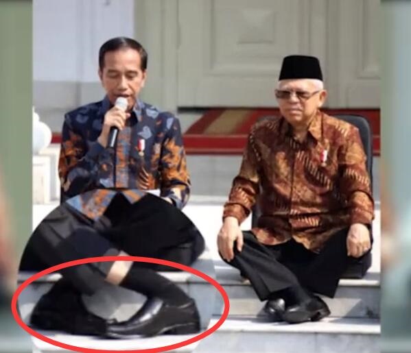 半岛·综合体育印尼总统高难度“盘腿交叉坐”走红！网友：被总统耽误的瑜伽教练(图1)