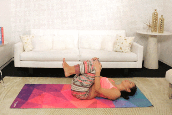 图解3组放松瑜伽运动帮你缓解久坐办公室导致的腰酸背痛(图3)