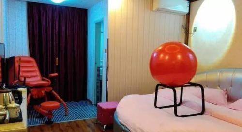 半岛体育一些酒店中的“大球”是干啥用的？服务员：反正不是你想的那样(图2)