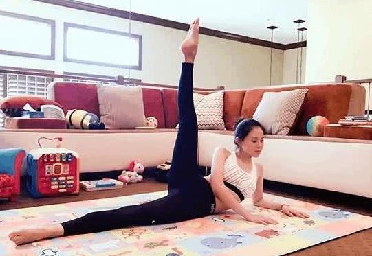 半岛体育带你参观佟大为住的豪宅老婆经常在家里练瑜伽内部装修很豪华(图1)